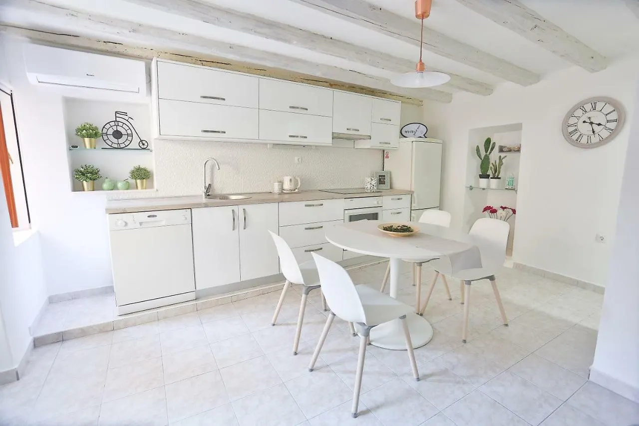Apartment Apartman Dioniz Split